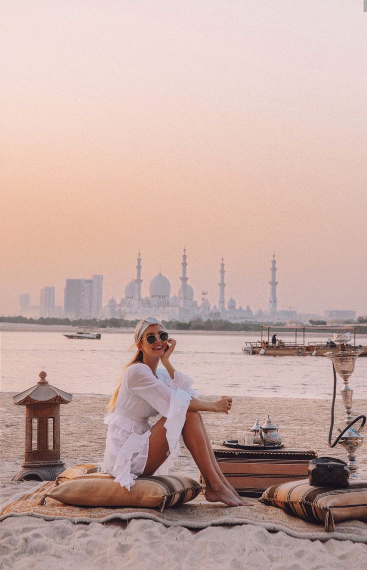 Some useful applications that can help you while traveling