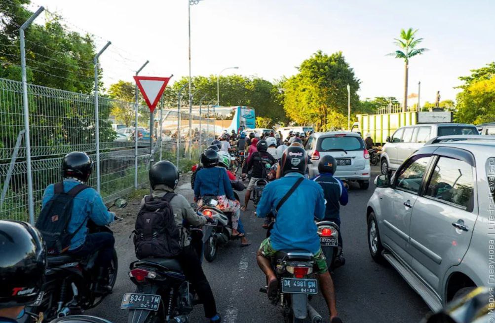 Էժան մեքենաների վարձույթ և էժան բենզին Բալիում