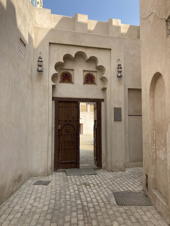 Արդյո՞ք Շարջան մեծ էմիրաթ է