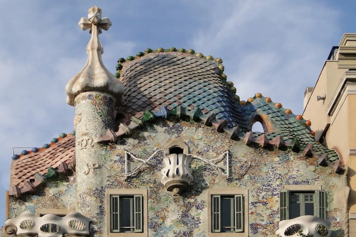 The wave-like facade of Casa Batlló on Passeig de Gràcia